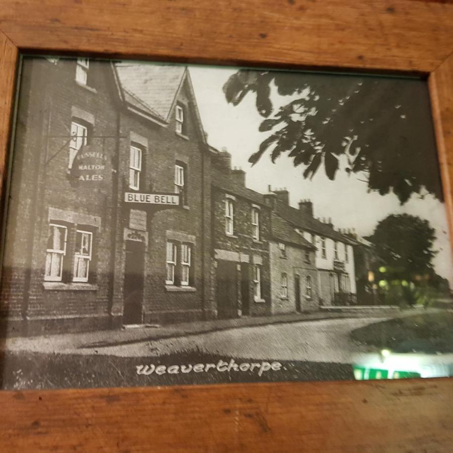 The Blue Bell Inn Weaverthorpe Exterior foto