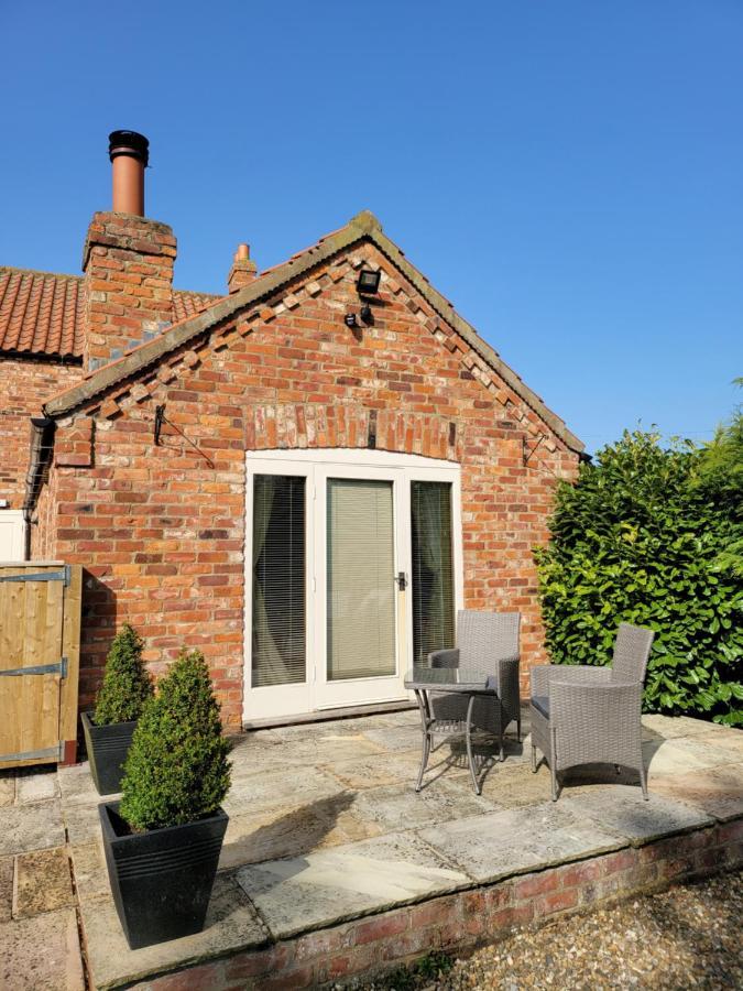 The Blue Bell Inn Weaverthorpe Exterior foto